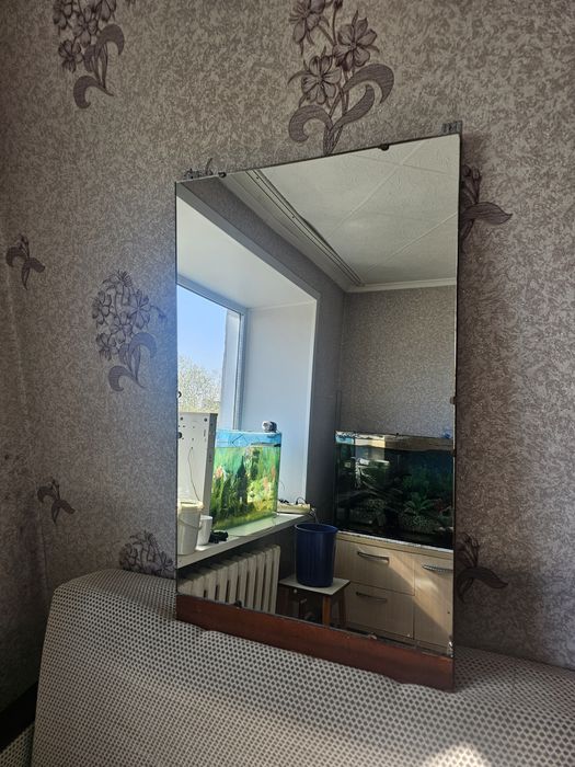 Продам прямоугольное зеркало 55х84 см