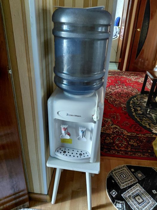 Кулер для воды продам