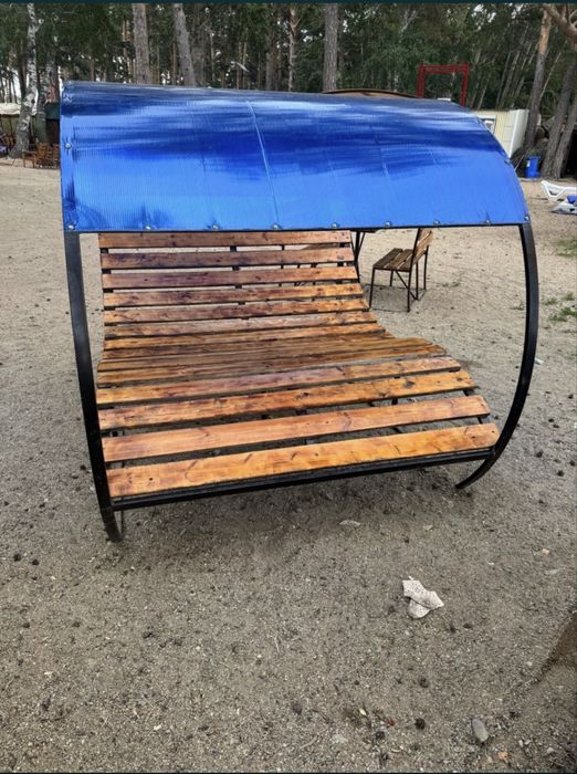 Продам лежаки с навесом