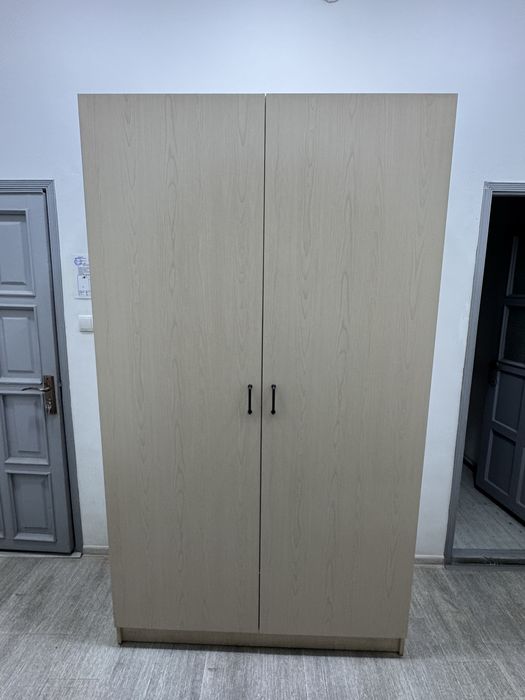 Распродажа офисной мебели: столы, шкафы, кресла, тумбы