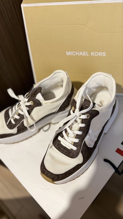 Продам Кроссовки Michael Kors оригинал