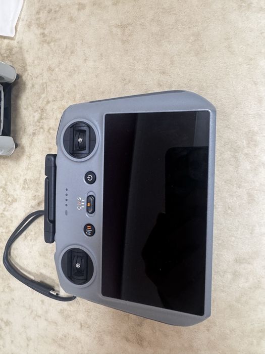 Продам DJI Mini 4 Pro Fly More Combo RC2 пульт