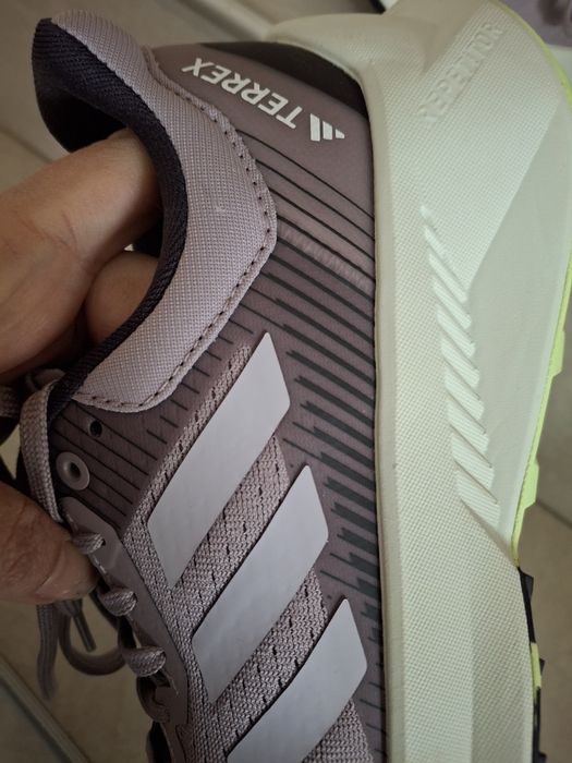 Дамски маратонки adidad