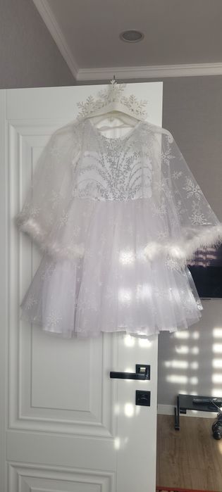 Продам платье на 7-9 лет