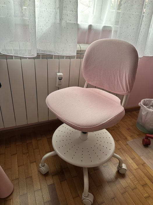 Продавам ученически стол VIMUND ИКЕА