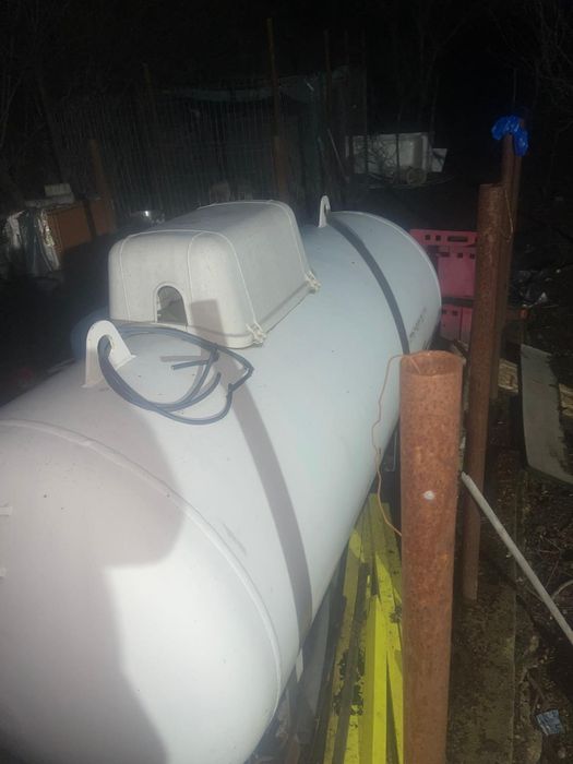 Vând rezervor NOU 1000L