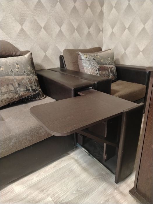 Диван угловой с пуфиком