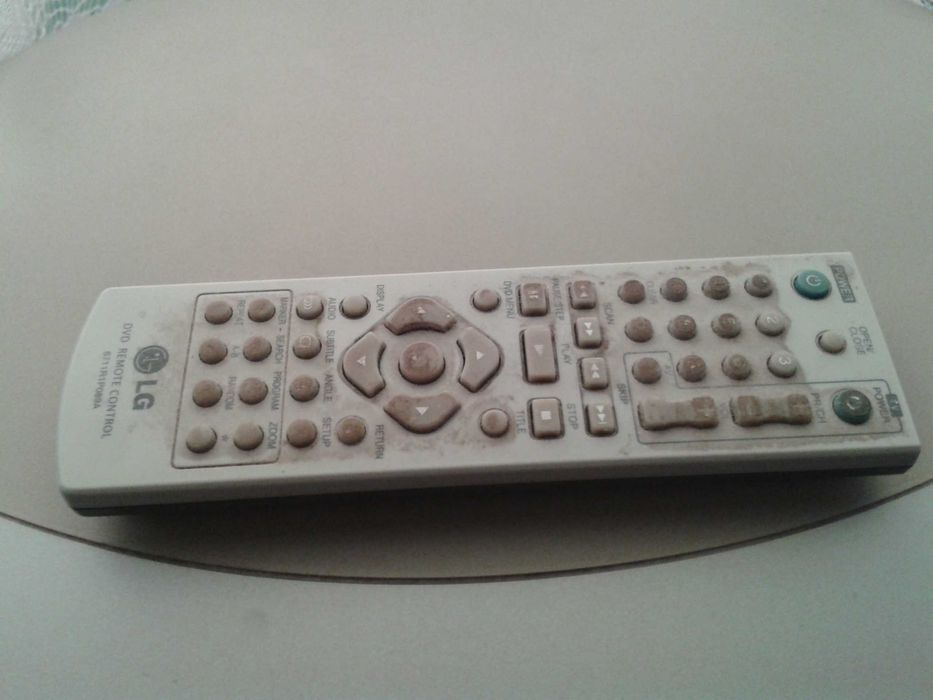 DVD ПЛЕЙЪР -LG С дистанционно+ подарък