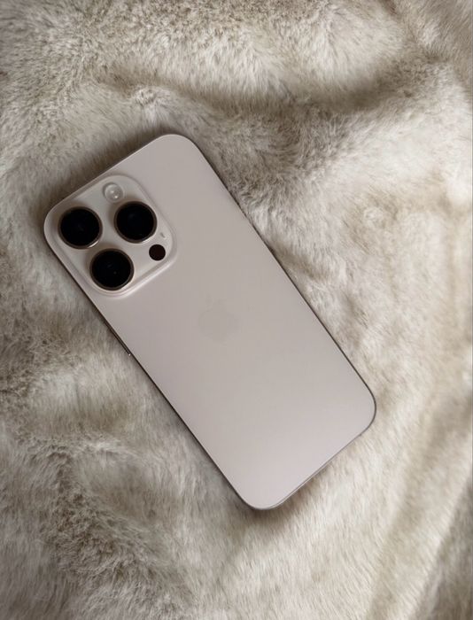 iPhone 16 Pro gold impecabil