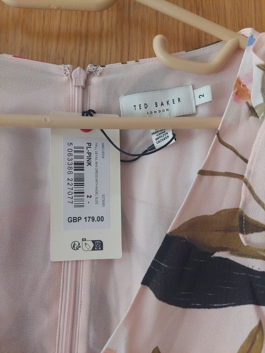 Нова рокля Ted Baker