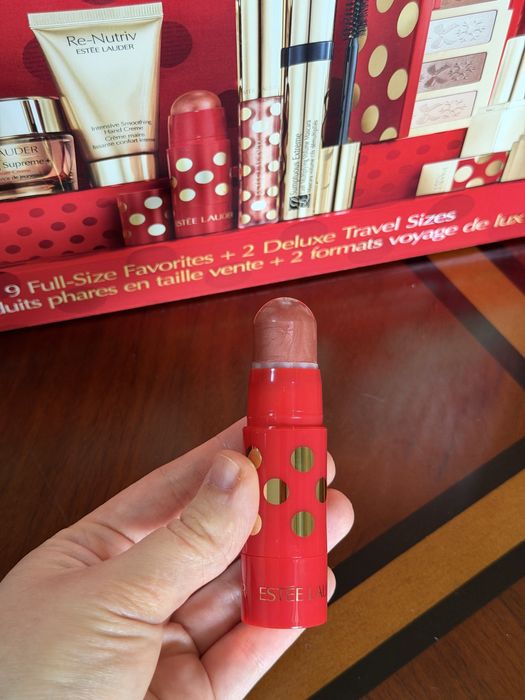 Estee Lauder Rumiyana Limited Edition