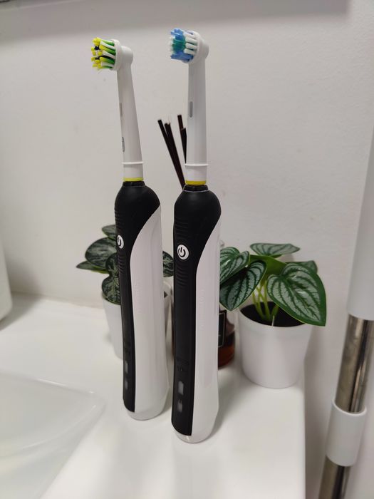 Set Periuțe de dinți electrice Oral B