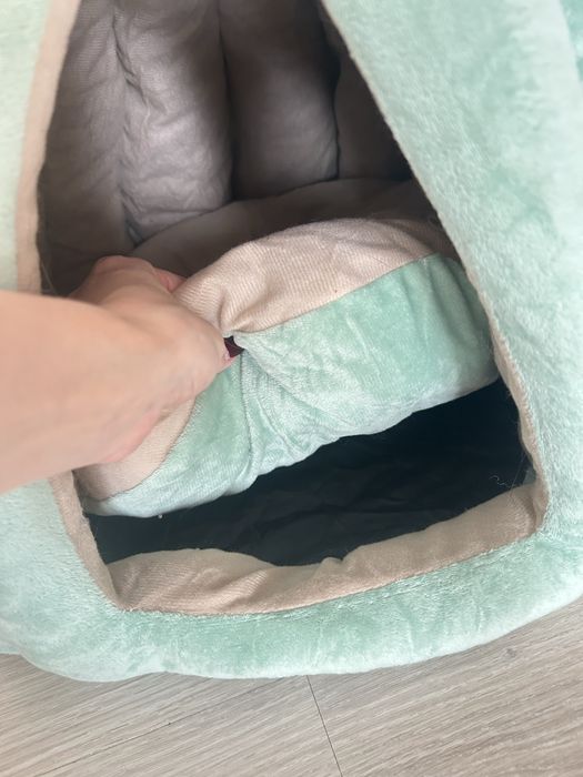 Лежанка домик для кошек и собак