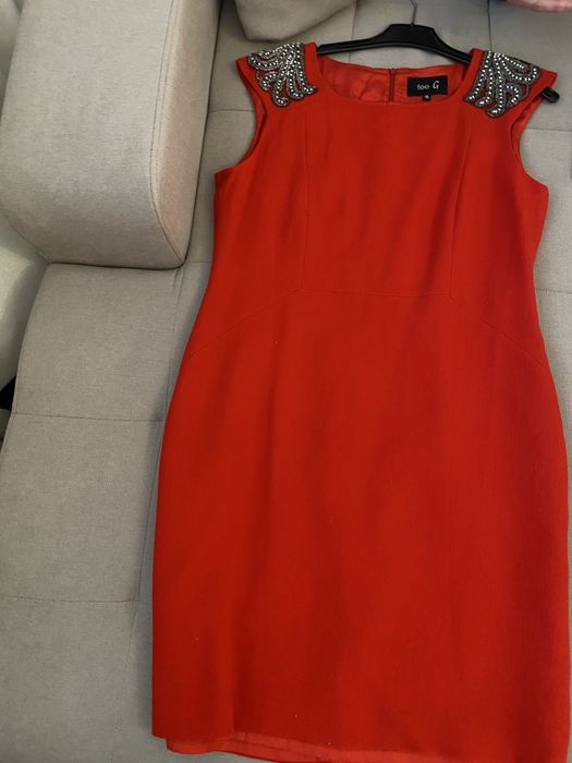 Vand rochie eleganta , masura 40-42