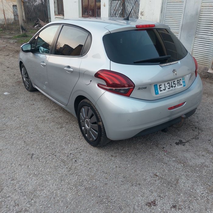 Пежо 208 1.6 BLUE HDI