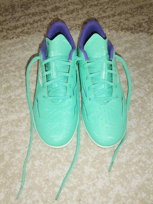 Маратонки за футбол