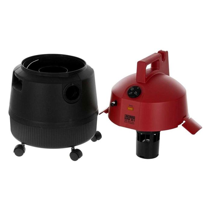 Профессиональный моющий пылесос Thomas с баком на 30 литров.