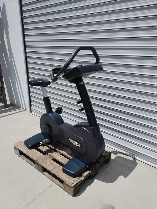 Technogym Excite Upright Bike 1000 LED
