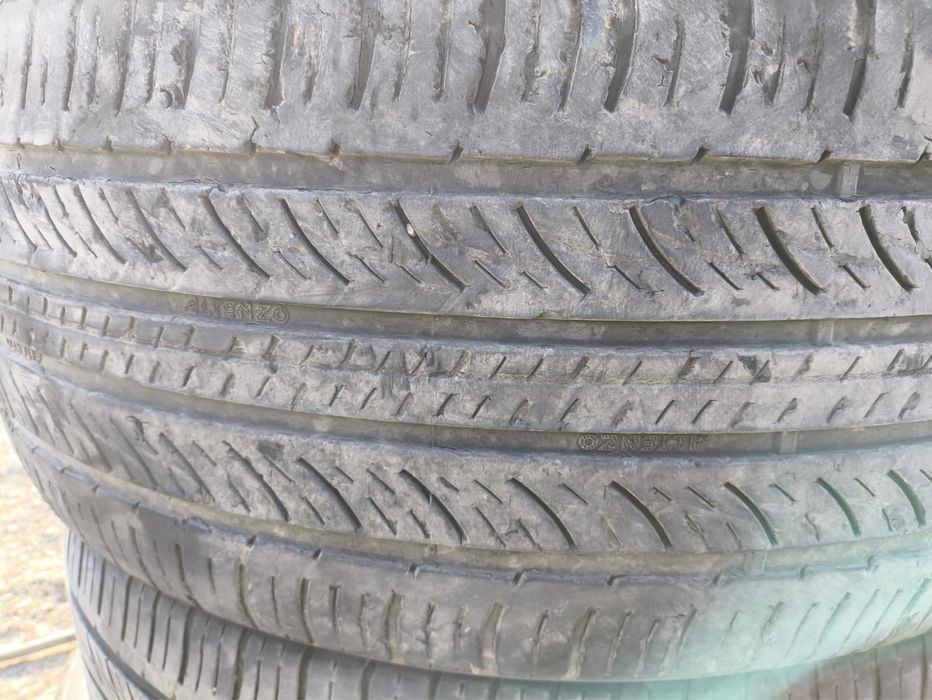 Продам резину 285.45.R22
