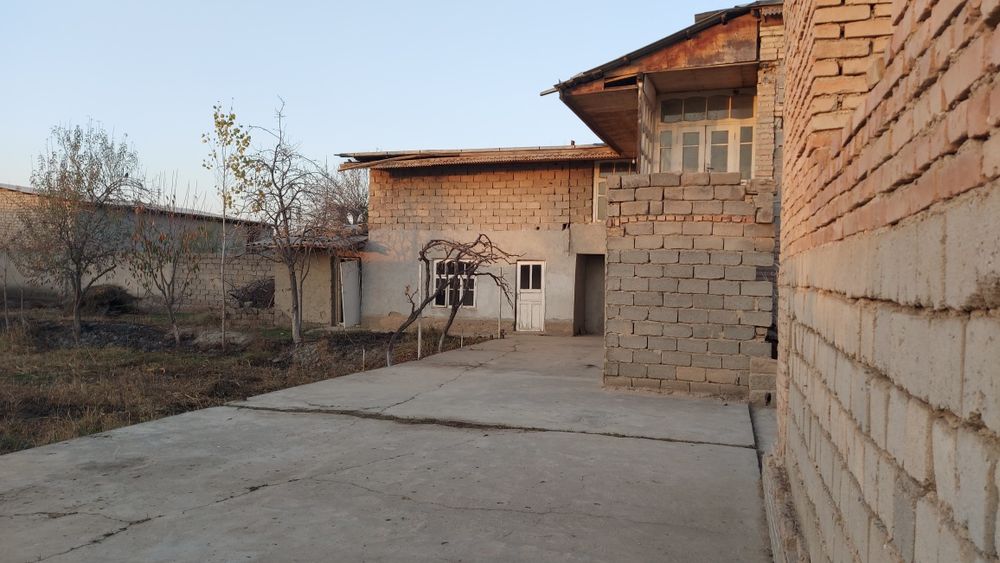 Самарканд саёхатда жойлашган 25 сутик ховли сотилади