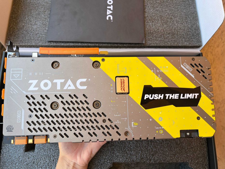 ZOTAC GeForce GTX 1070 AMP Extreme 8 GB