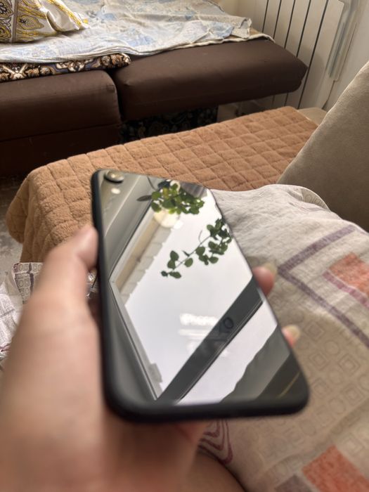 Продам Айфон xr 128 г