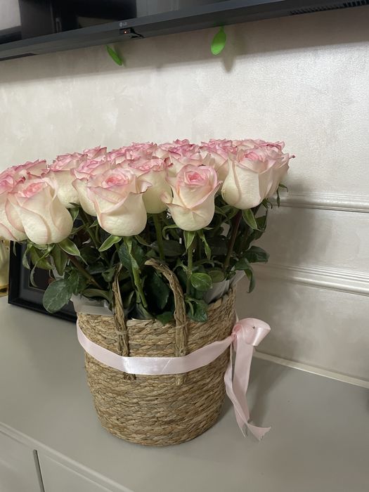 Цветы в корзинке