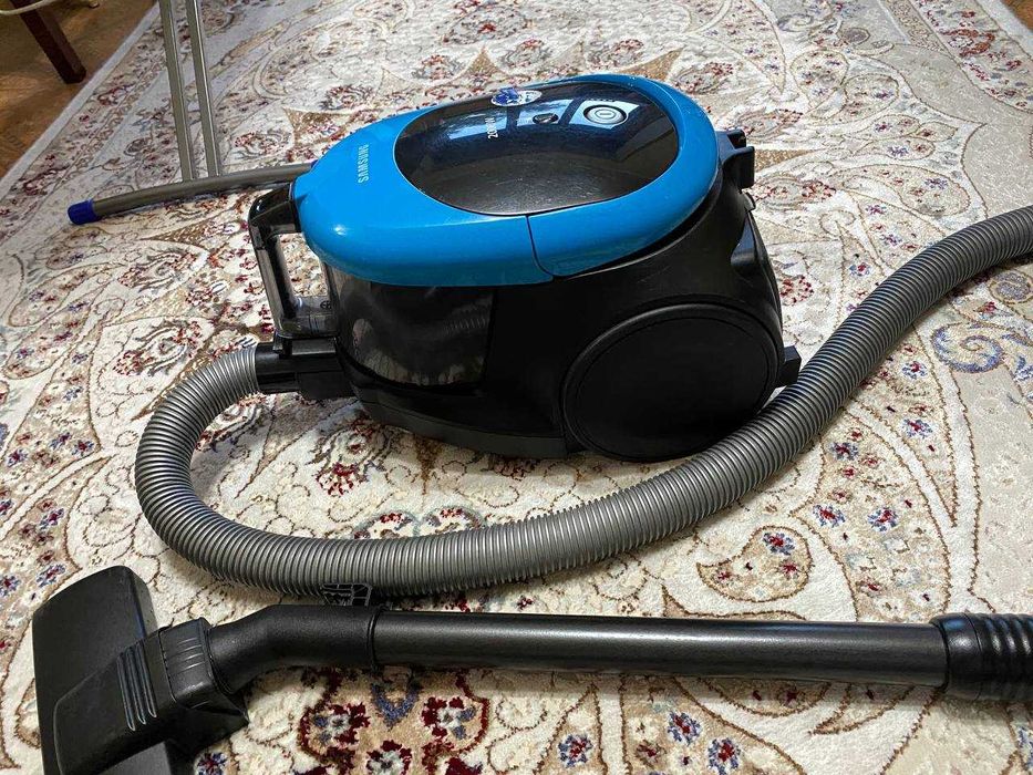 Пылесос Samsung в хорошем состоянии