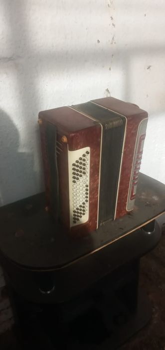 Баян советский кнопочный