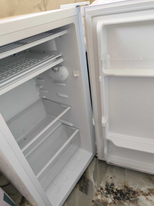 Mini frigider, utilizat 2 ani