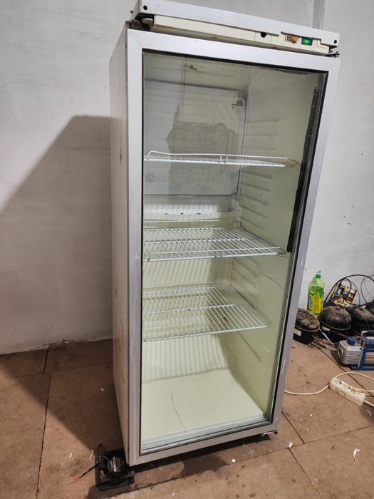 Холодильник рабочий