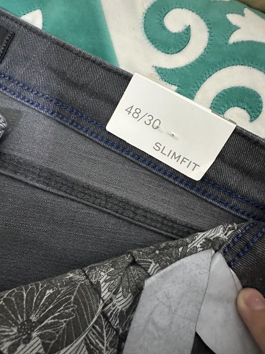 Джинсы Paulmark.