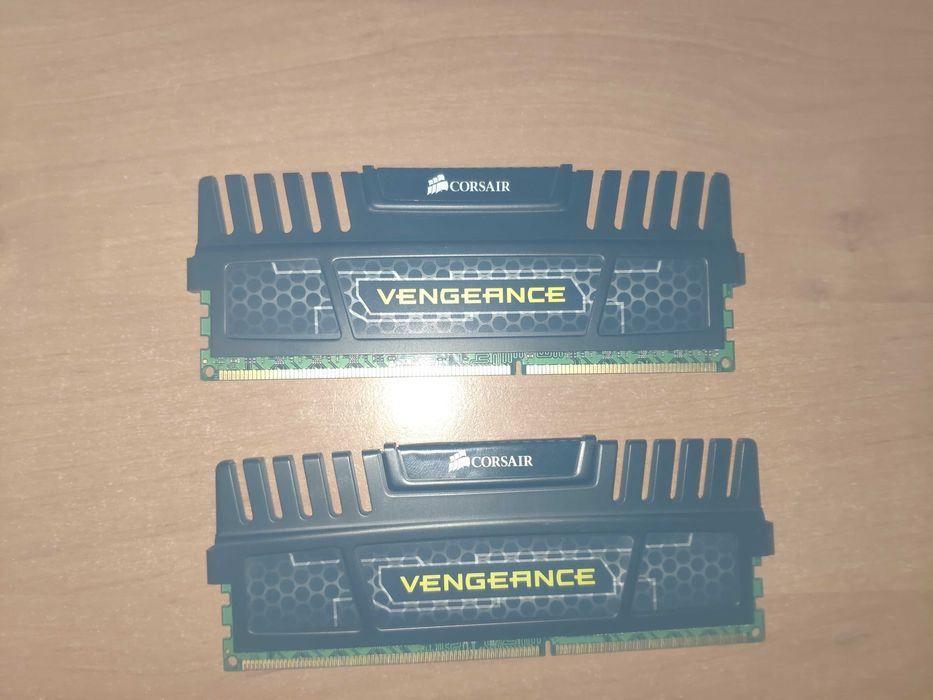 Рам Памет DDR3 Corsair VENGEANCE 8GB(2x4GB),1866 MHz