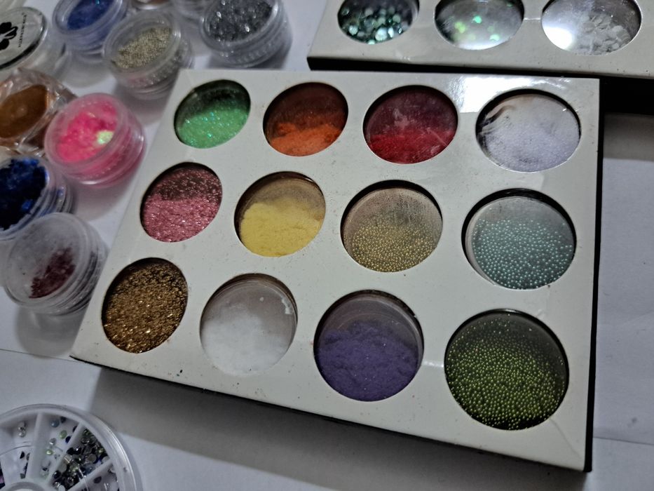 Produse unghii de vanzare