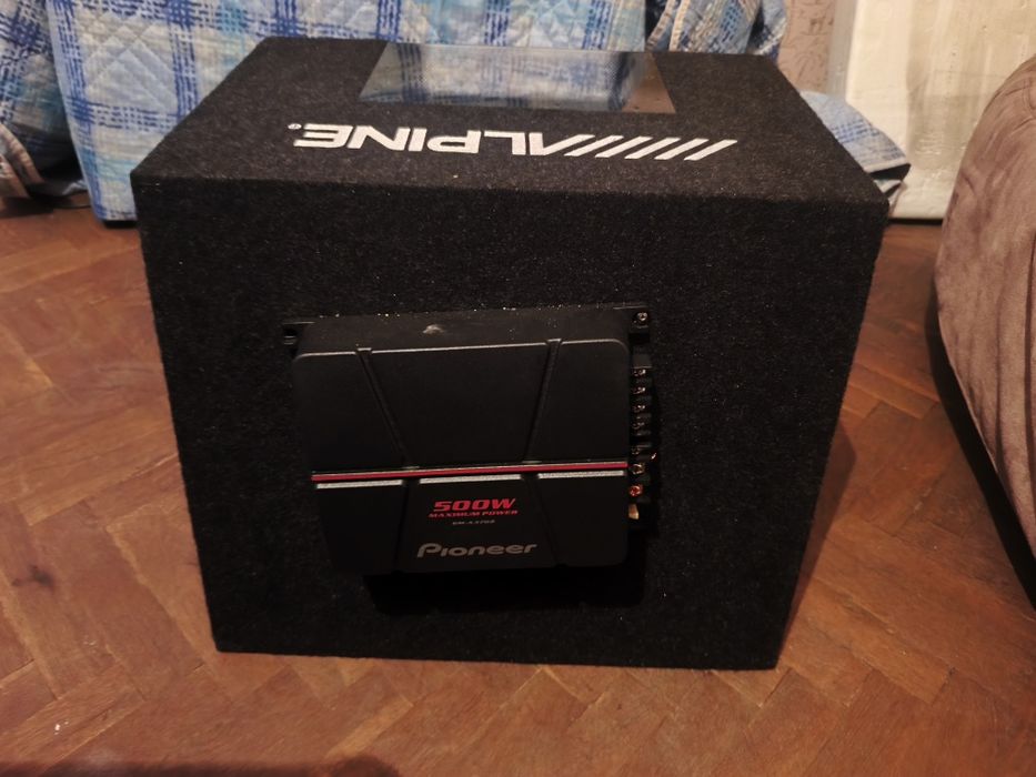 Продавам бас каса със усилвател