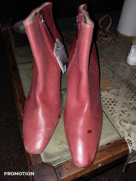 Боти дамски 38 номер . производство Zara