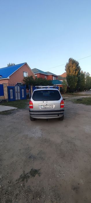 Опель Зафира а. 2001.