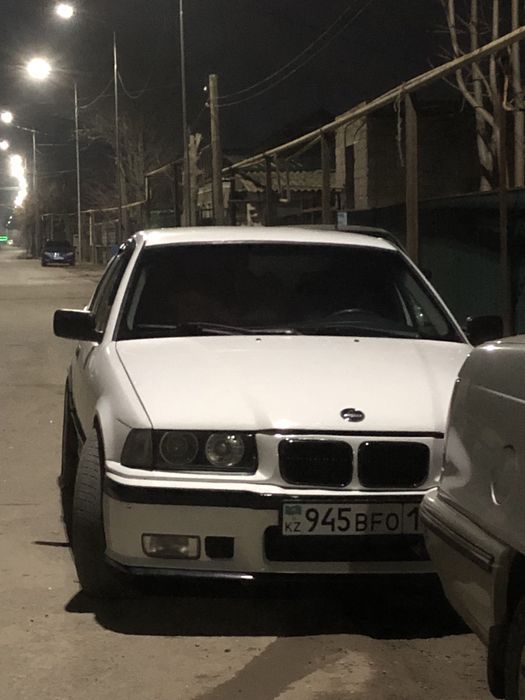 Бмв е36 седан 1.8