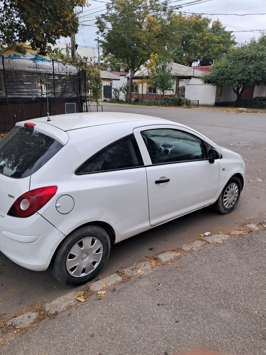 Vând Opel corsa an 2011