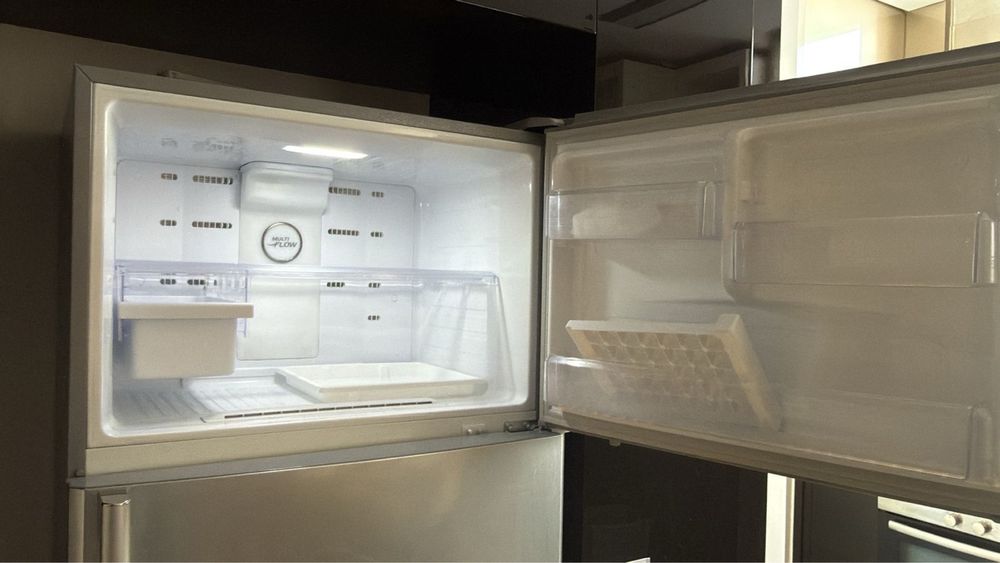 Продам холодильник samsung