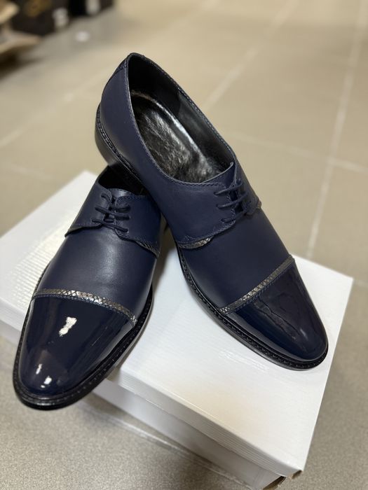 Vand pantofi eleganti din piele pentru barbati