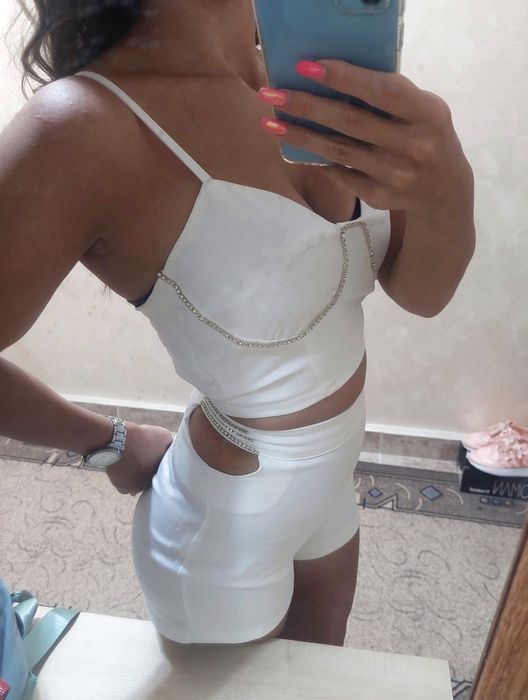 Бял комплект с камъни