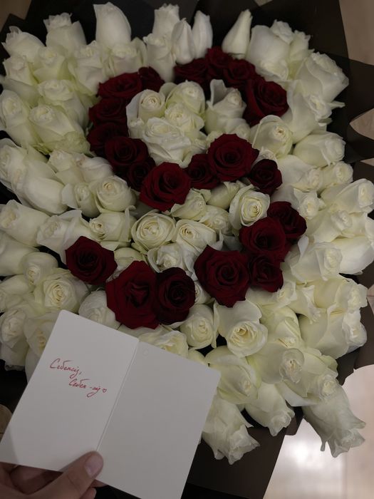 101 роза с главной буквой имени С