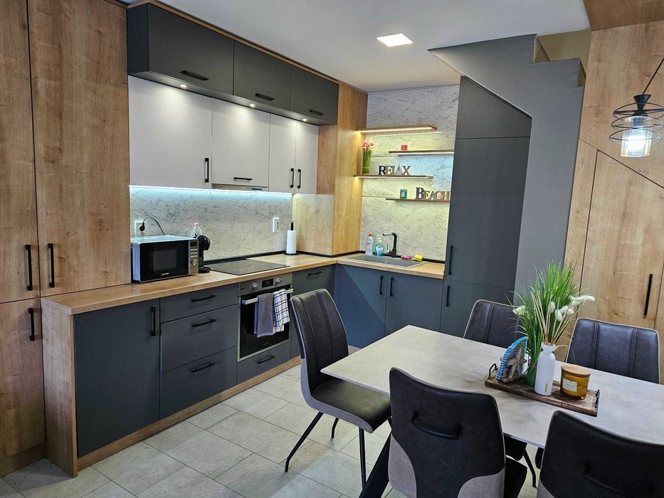 Многостаен обзаведен в к.к. Св. Константин и Елена