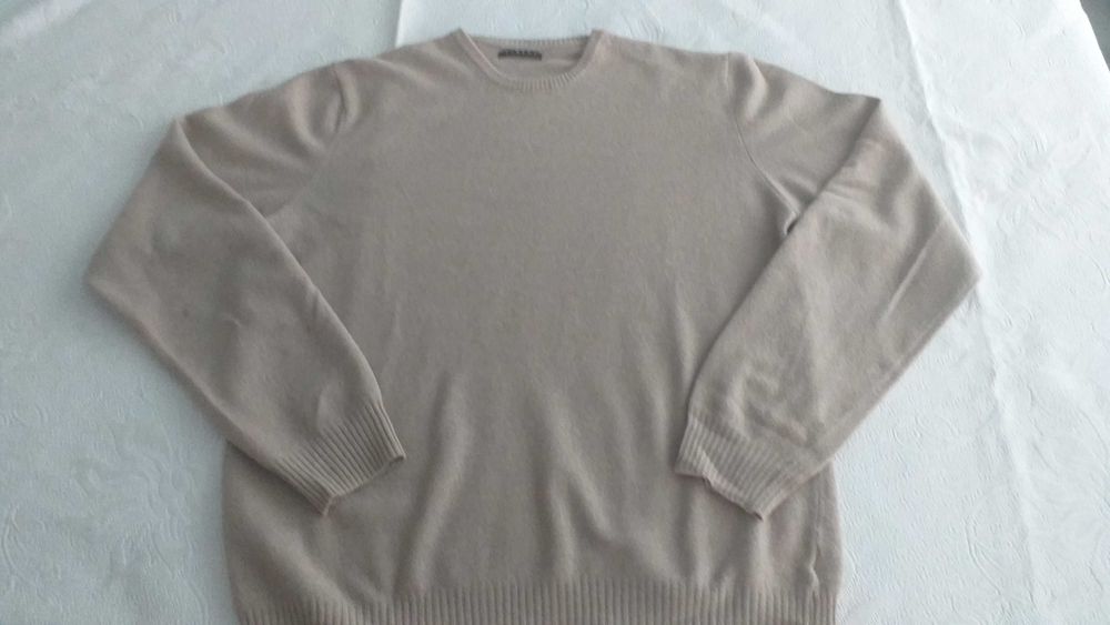 Мъжки  оригинални дрехи на Sisley-и др.30-40лв.