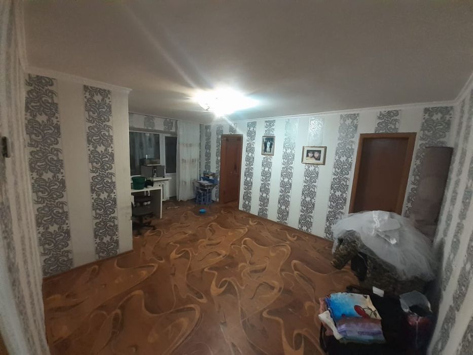Продам  четырехкомнатную квартиру