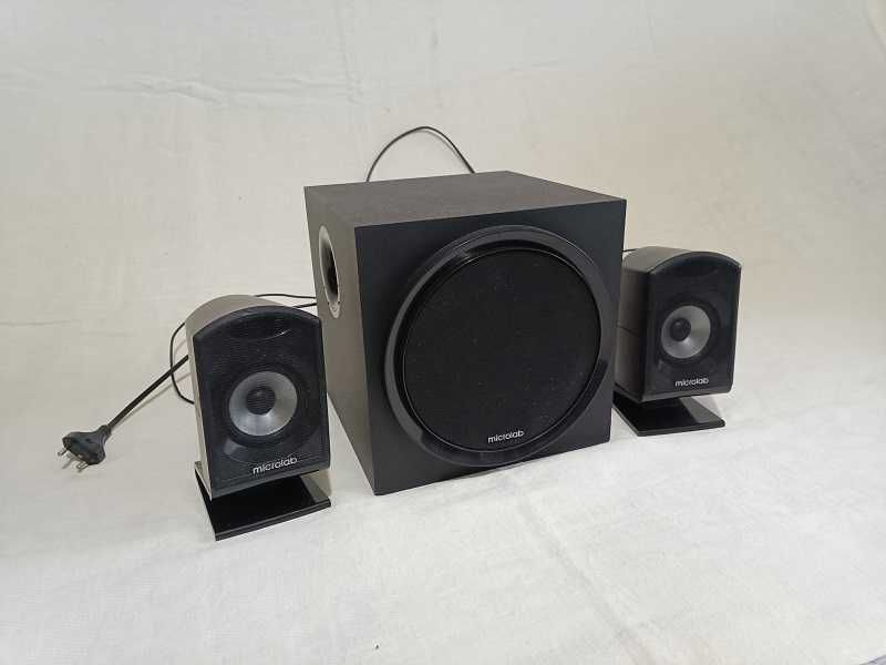 Microlab. Компьютерные колонки с сабвуфером.