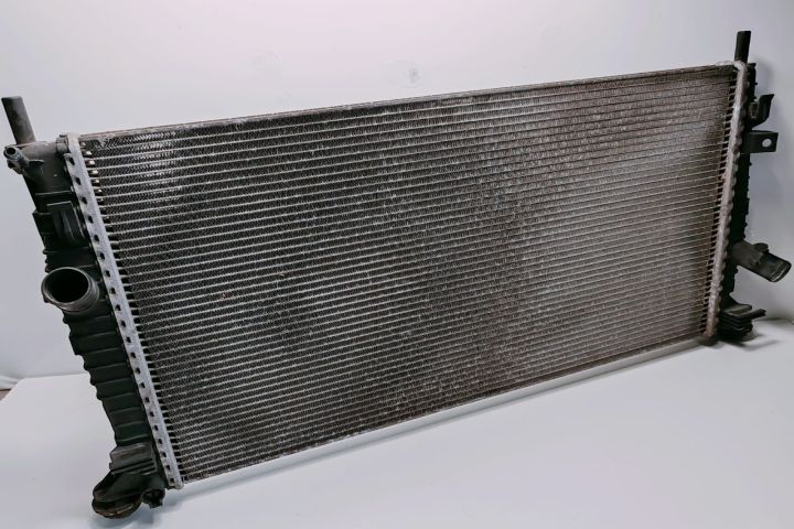 Radiator racire 3M5H8005TK Volvo V50 prima generatie seria