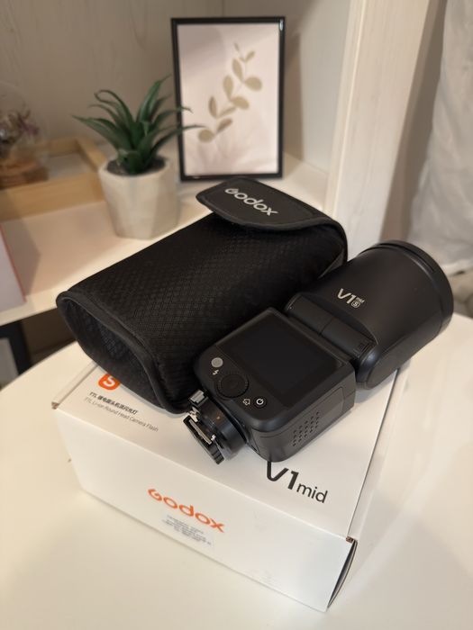 Blit Godox V1 Mid S pentru Sony