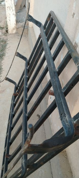 Usiliniy volga bagaj baquvat qalin metaldan yasalgan akumlatiram bor